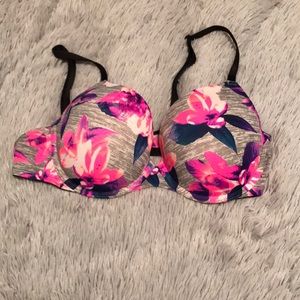 Victoria’s Secret PINK bra